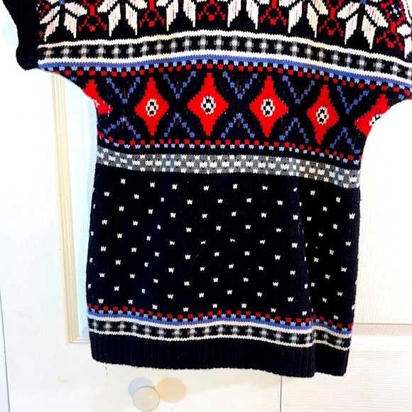 Tommy Hilfiger Sweater Vest. Size: Medium. Looks Brand New. - Picture 7 of 13